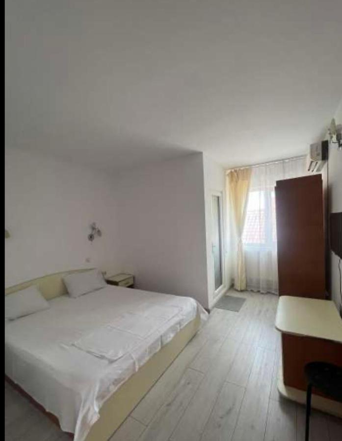 Vila George Hotel Costinesti Buitenkant foto