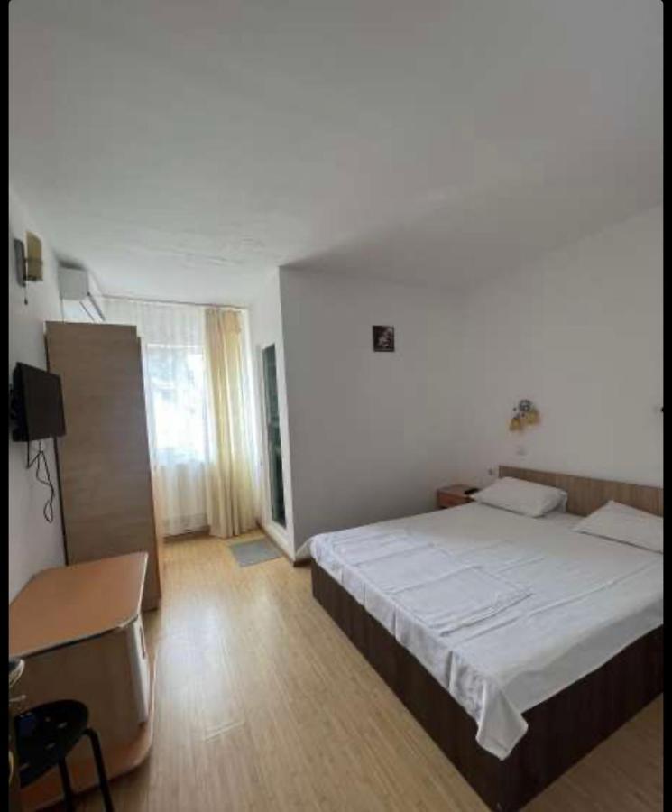 Vila George Hotel Costinesti Buitenkant foto